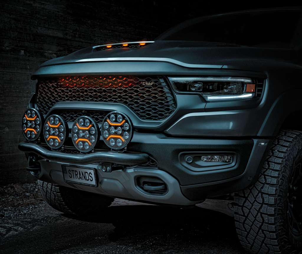 DARK KNIGHT INTENSE 9" - 13.500 LUMENA I INTENZIVAN DIZAJN