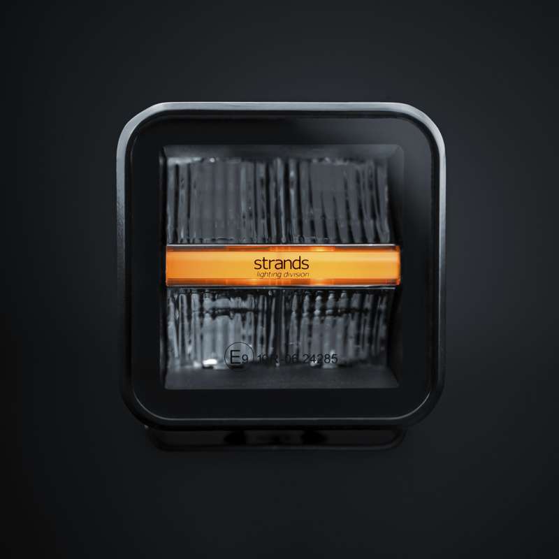 Strands Siberia XP Red Panda - Moć i Stil u Kompaktnoj Kocki