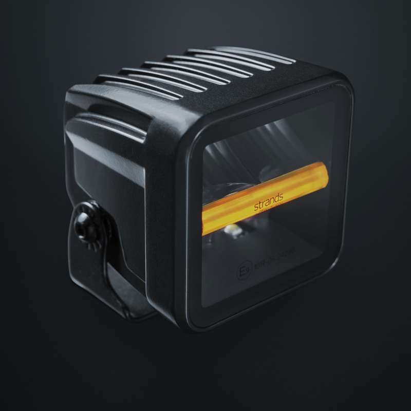 Strands Siberia XP Red Panda - Moć i Stil u Kompaktnoj Kocki