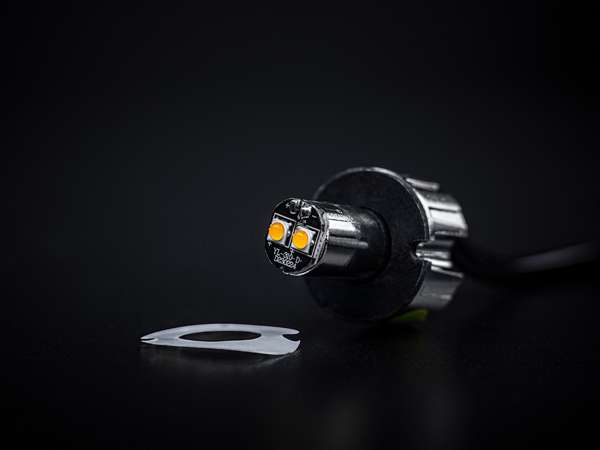 STRANDS MINI STROBE: Velika Upozorenja u Malom Pakiranju!