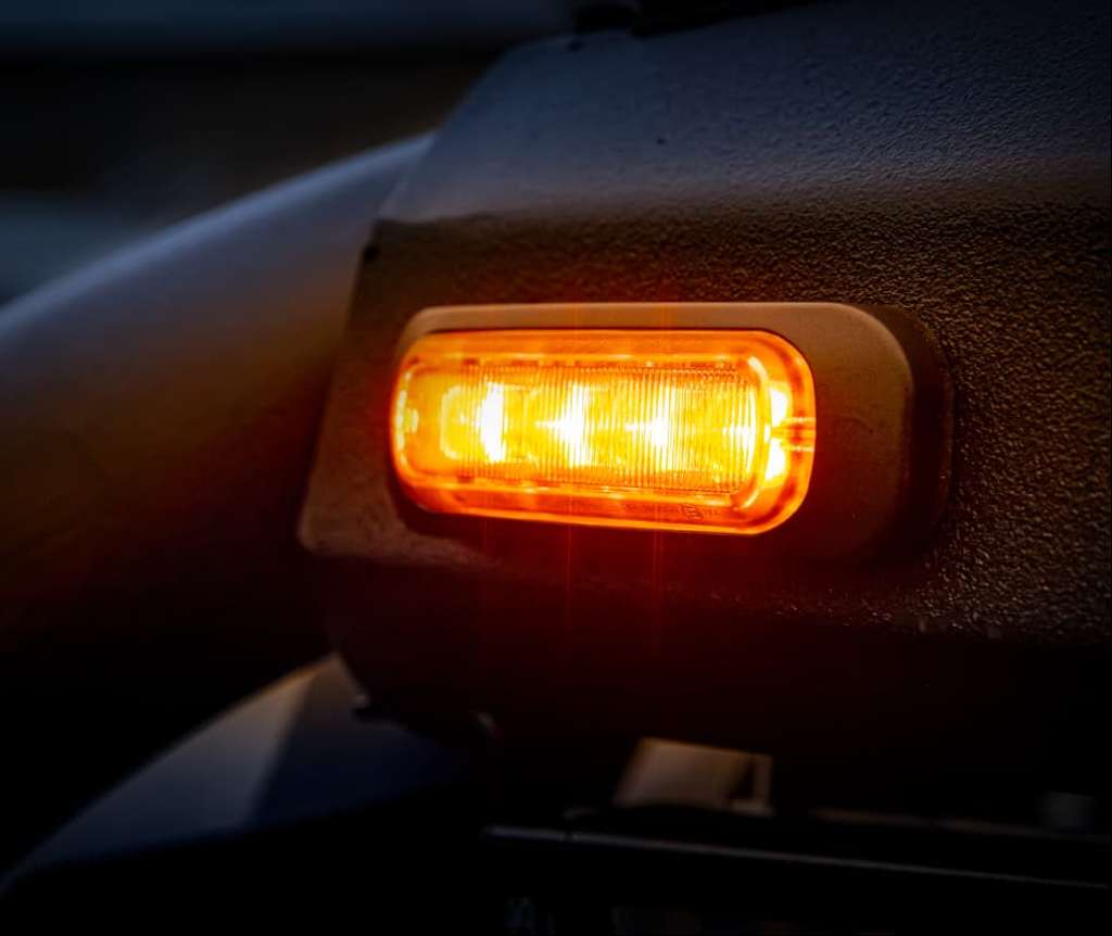 DARK KNIGHT DIRECTIONAL WARNING LIGHT AMBER 6 LED - AMBER 4 LED - DARK TINTED GLASS