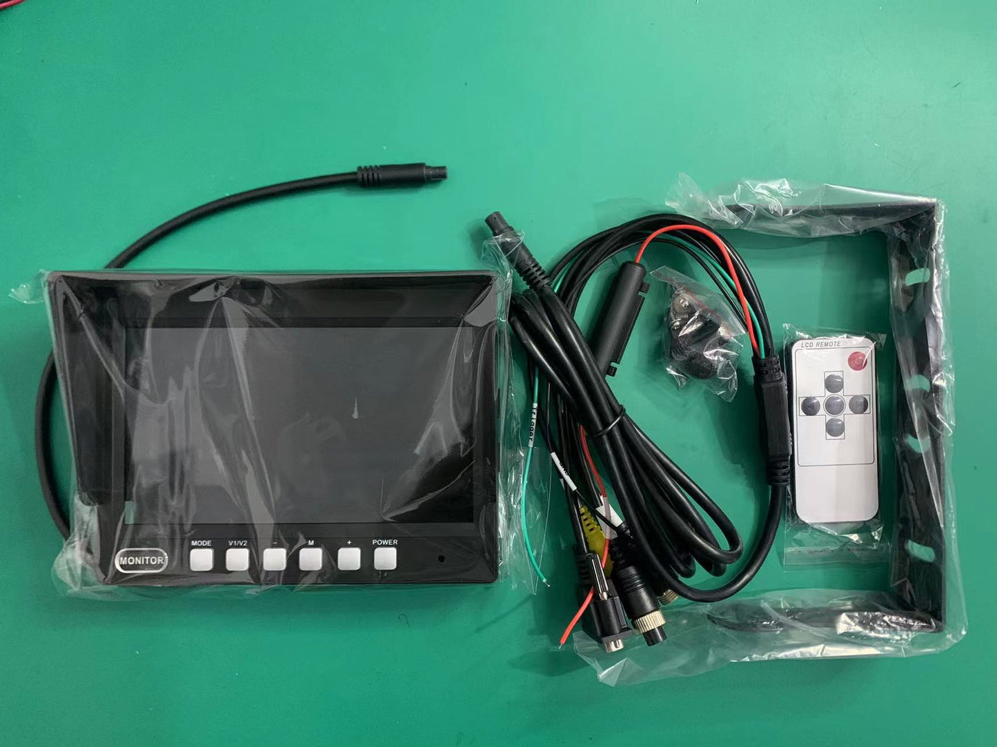 7" HD Monitor za rikverc kameru JPM-07C – 12V-36V (Za kamione i strojeve)