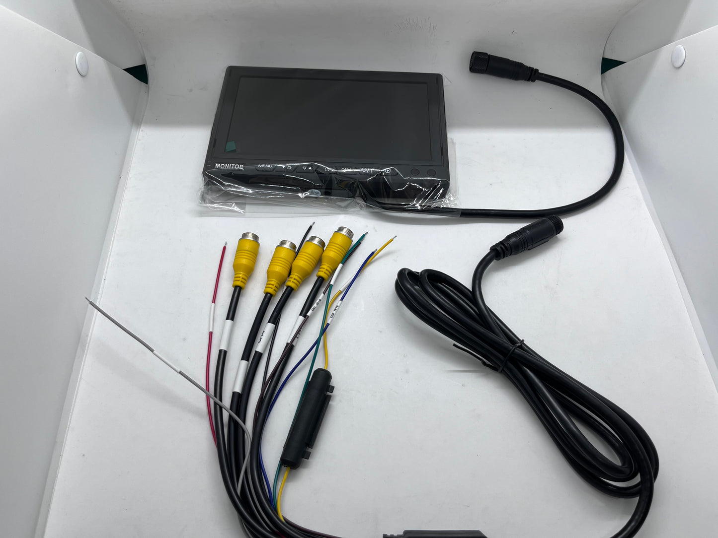 7" Quad HD Monitor JPM-706Q – Prikaz i snimanje 4 kamere (12V-36V)