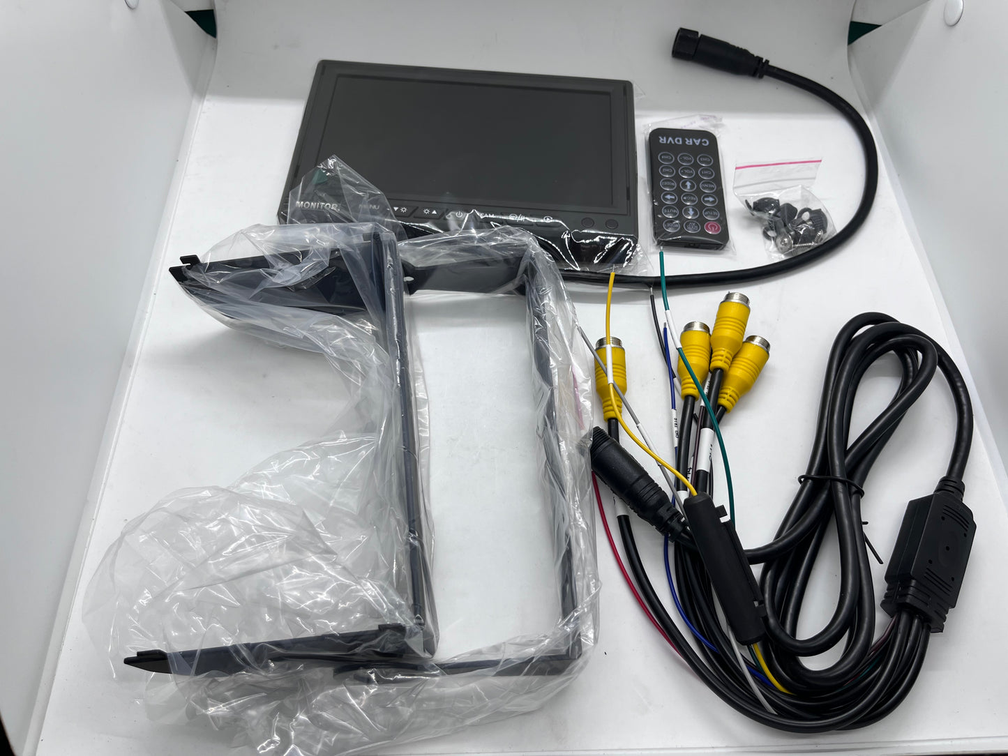 7" Quad HD Monitor JPM-706Q – Prikaz i snimanje 4 kamere (12V-36V)