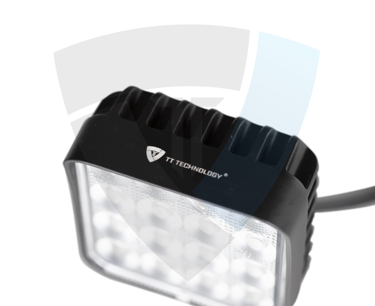 LED Radna Lampa 64W – 64x LED – Široki Snop (Diffused) – Kvadratna